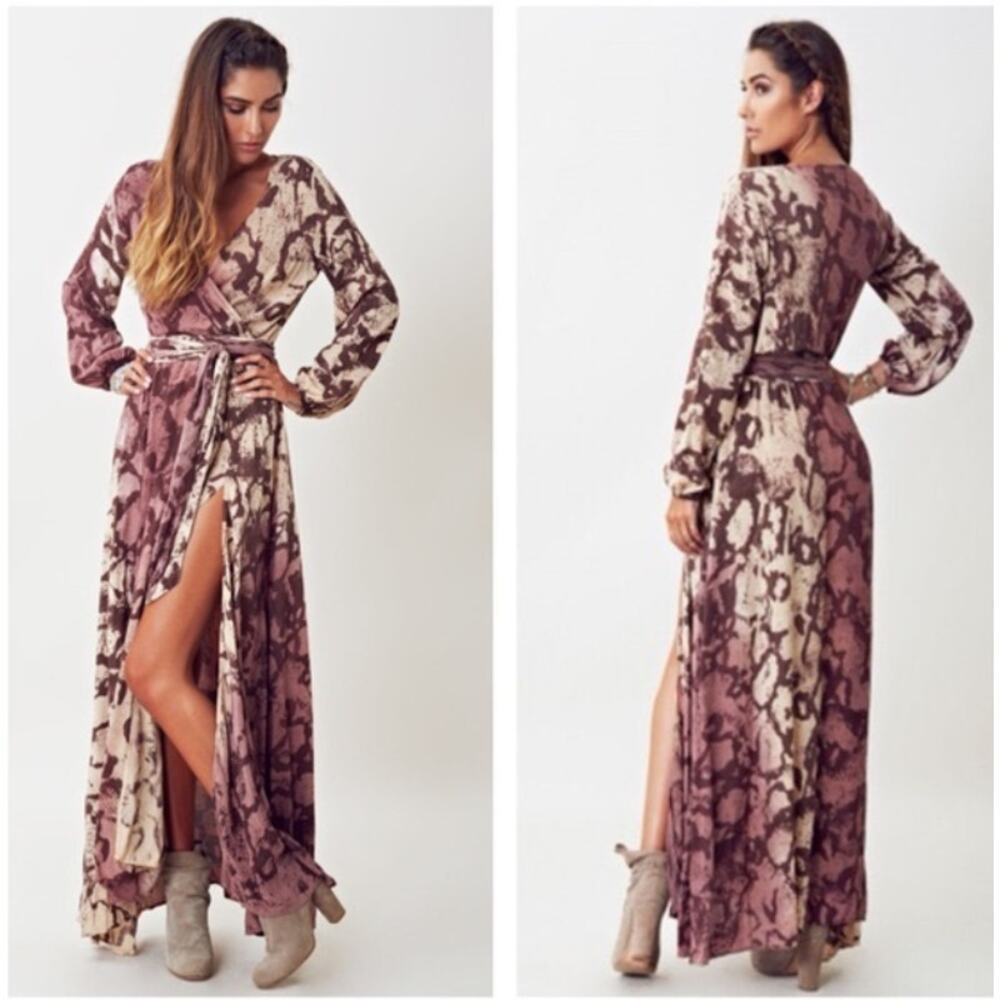PLANET BLUE LIFE WRAP MAXI DRESS Womens Size S Long‎ Sleeve Animal Ombre Flowy